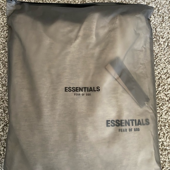 ESSENTIALS FEAR OG GOD LIGHT OATMEAL PULLOVER HOODIE - Picture 9 of 10